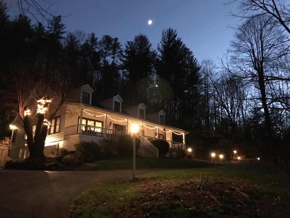 Valle Crucis Farm Екстер'єр фото
