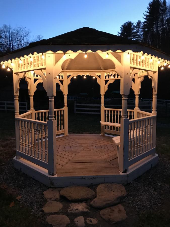 Valle Crucis Farm Екстер'єр фото